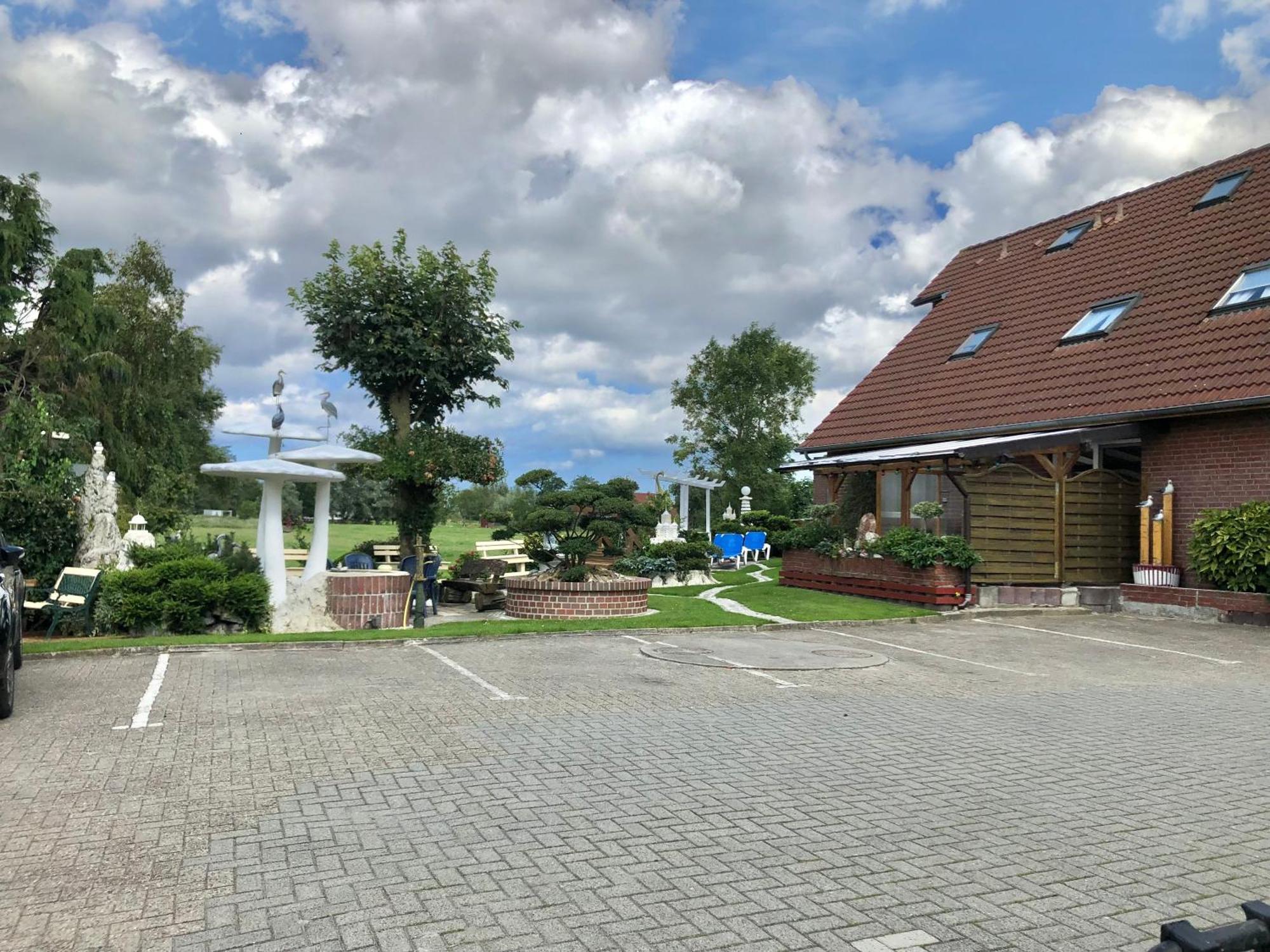 Garni Hotel-Pension Holum Neuharlingersiel Bagian luar foto