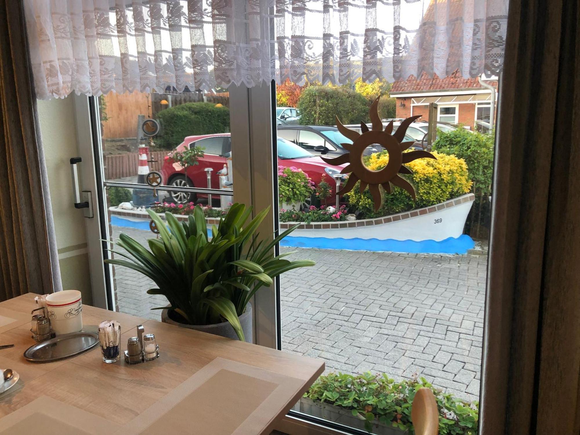 Garni Hotel-Pension Holum Neuharlingersiel Bagian luar foto
